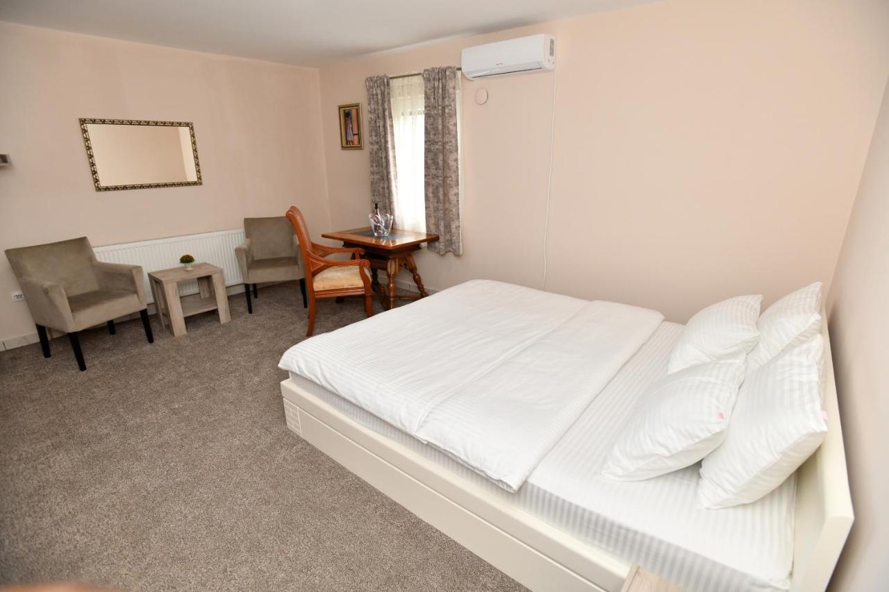 Hotel Alijansa à Čačak Extérieur photo